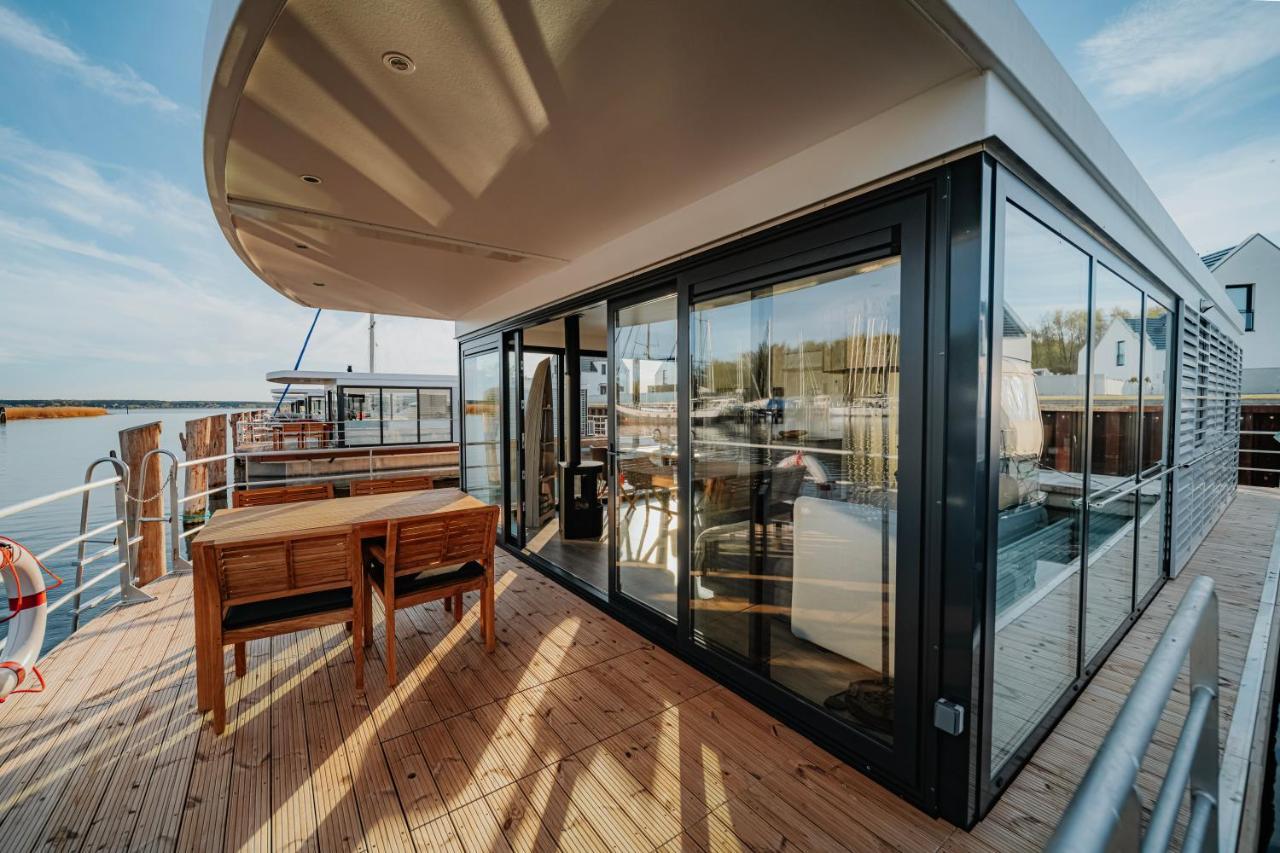 Schwimmendes Ferienhaus "Trinity" Ihr Seahome Auf Der Ostsee Peenemunde Exterior foto